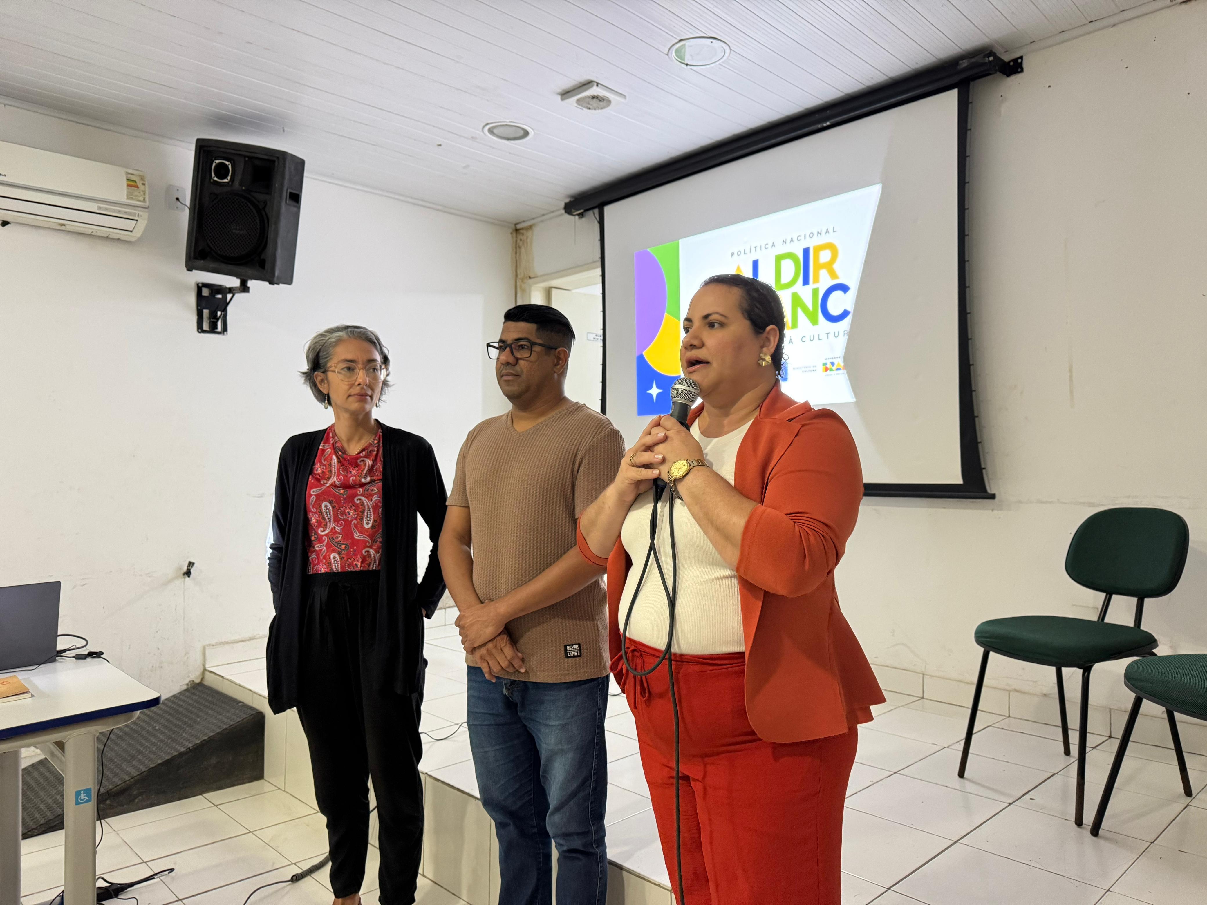 Prefeitura de Atalaia reúne comunidade cultural para construção do PAR da PNAB